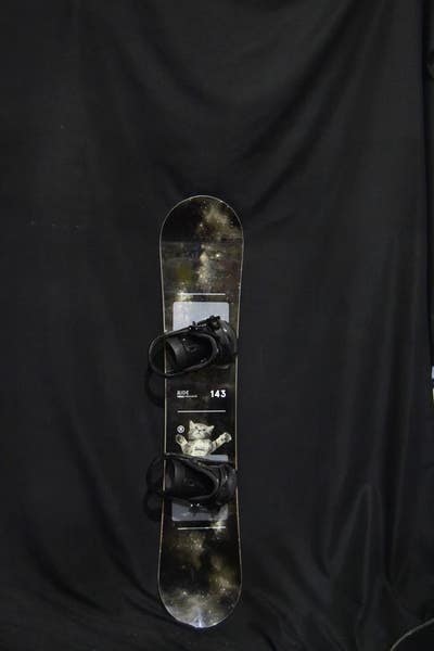RIDE HEARTBREAKER SNOWBOARD SIZE 143 CM WITH FLOW REARENTRY MEDIUM