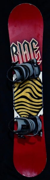 RIDE RUCKUS SNOWBOARD SIZE 135 CM WITH SMALL BINDINGS
