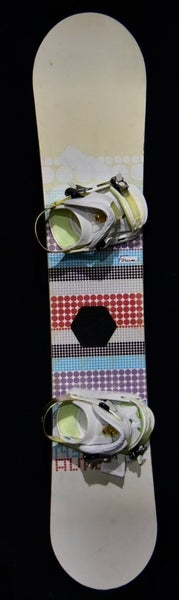 FORUM AURA SNOWBOARD SIZE 145 CM WITH NEW MORROW MEDIUM BINDINGS