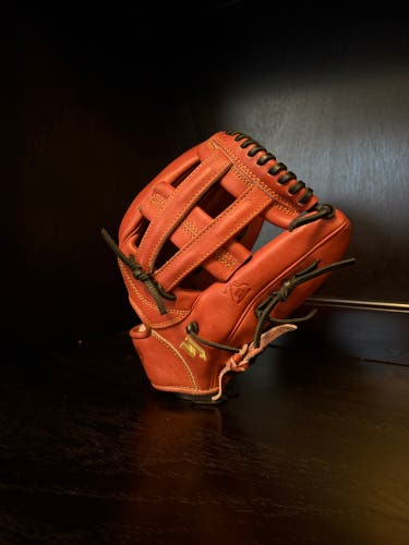 Yabai RH Infield Baseball Glove 11.75" (Used)