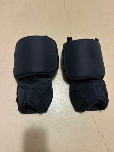 Factory Mad knee pads