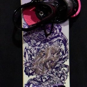 BURTON TROOP SNOWBOARD SIZE 151 CM WITH NEW BURTON LARGE BINDINGS