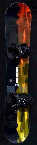 GNU GWO SNOWBOARD SIZE 159 CM WITH NEW REAR ENTRY GNU LARGE BINDINGS