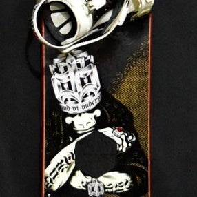 BURTON BARON SNOWBOARD SIZE 157 CM WITH LARGE BINDINGS