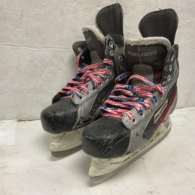 Used Bauer VAPOR X3.0 Intermediate Hockey Skate Grey And Red Intermediate 5.0 11855-S000197815
