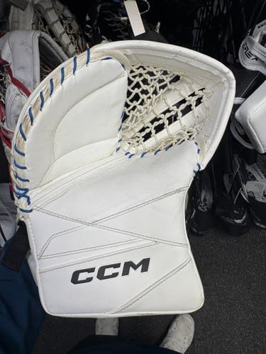 CCM Axis 2.5 Full Right Catcher **Lightly Used**