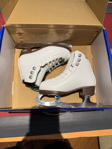 Riedell Emerald Figure Skates Size 11 Reg. Yth (New)