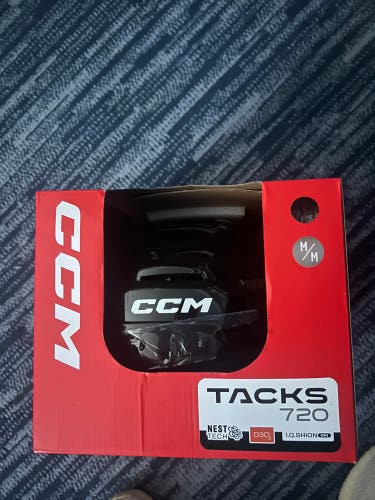 Medium CCM Tacks 720 Helmet (New)