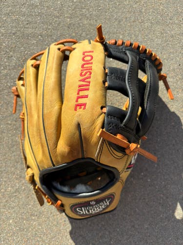 Louisville Slugger Pro Flare PF14-CR1151 11.5" (Used)