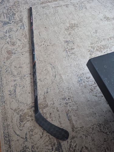 Intermediate True HZRDUS 7X4 Left Hand Hockey Stick T92 60 Flex (New)
