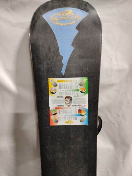 154 Palmer Circles snowboard w bindings | SidelineSwap | Buy and