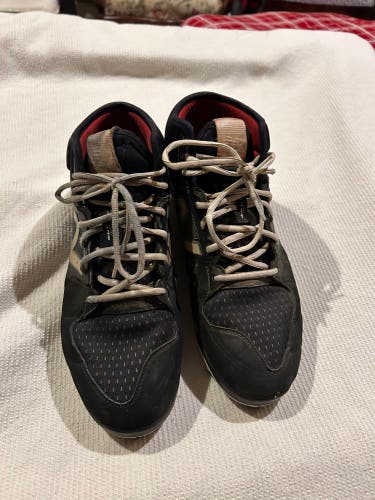 Black Men's Size M 10.0 (W 11.0) Adult New Balance Molded Cleats (Used)