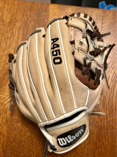 Wilson A450 RH Infield Baseball Glove 10.75" (Barely Used)