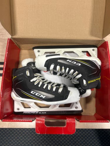 CCM Tacks 9080 Hockey Goalie Skates Regular Width Size 5 (New)