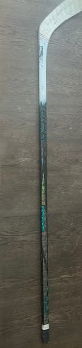 Intermediate Bauer Twitch Right Handed Hockey Stick P28 55 Flex (Used)