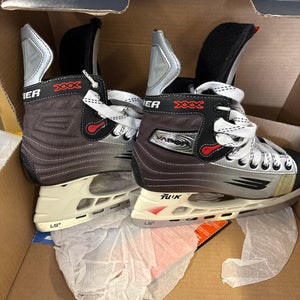 2005 Bauer Vapor XXX Hockey Skates Regular Width Size 4 (New)