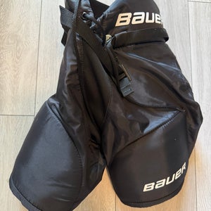 Youth Medium Bauer Hockey Pants (Used)