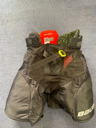 Youth Medium Bauer Hockey Pants (Used)