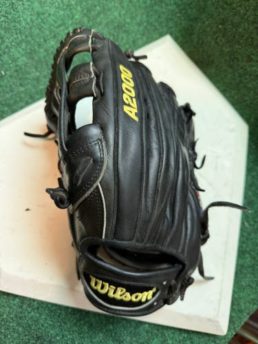 Wilson A2000 LH Outfield Baseball Glove 12.5" (Used)