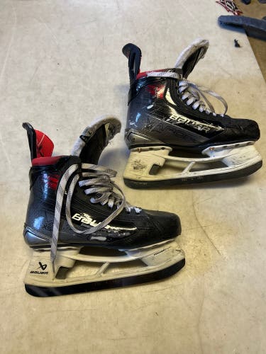 2023 Bauer Vapor X5 Pro Hockey Skates 7 (Used)