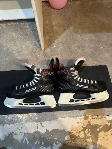 Bauer Vapor X300 Hockey Skates Regular Width 10 (Used)