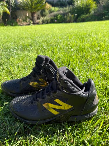 Black Men's Size M 8.5 (W 9.5) Adult New Balance Compv3 High Top Metal (Used)