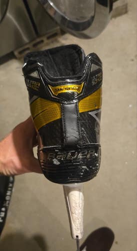 Size 10.5D Bauer Supreme Ultrasonic Goalie Skates