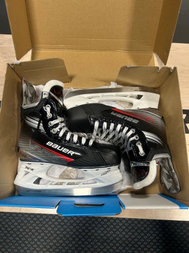 Bauer Vapor XLTX Pro Hockey Skates Wide Width Size 4 (New)