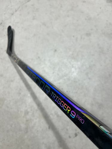 40 Flex P29 Junior CCM RibCor Trigger 9 Pro Right Hand Hockey Stick Pro Stock (New)