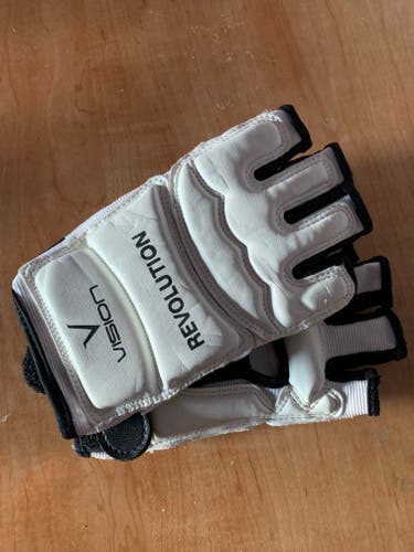 White XS Kids Unisex (Used) Taekwondo sparing gloves