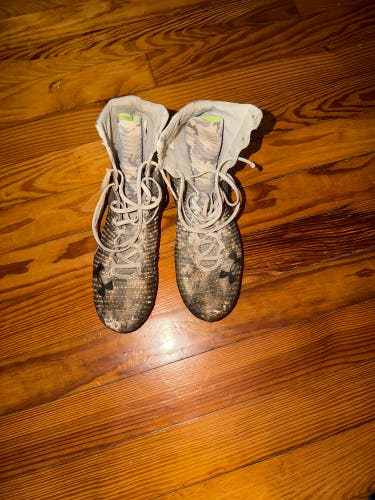 Under Armour Highlight Cleats Size 12