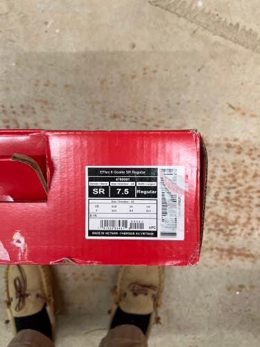 CCM EFlex 6 Hockey Goalie Skates Regular Width 7.5 (New)