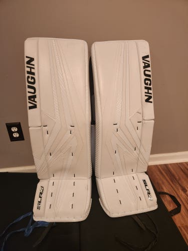 34" Vaughn SLR4 Pro Goalie Leg Pads