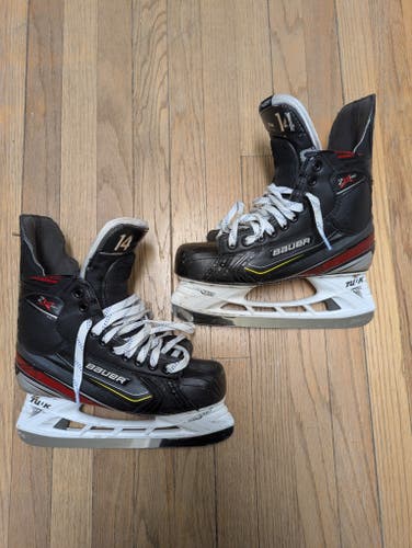 Bauer Vapor 2X Pro Hockey Skates Regular Width Pro Stock 8.5 (Used) with Blade Tech Polished steel