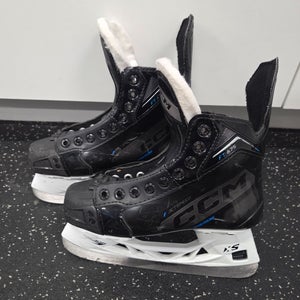 CCM JetSpeed FT675 Hockey Skates Regular Width Size 3 (Used)