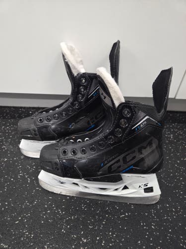 CCM JetSpeed FT675 Hockey Skates Regular Width Size 3 (Used)