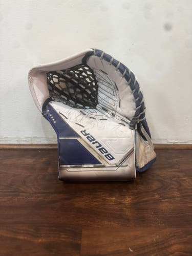 2022 Bauer Mach Regular Glove  (Used)