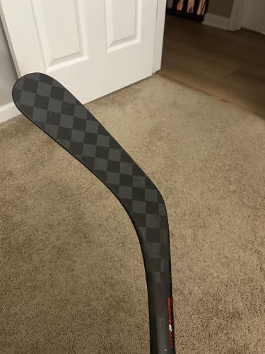 Senior Bauer Vapor Hyperlite 2 Left Hand Hockey Stick P92 70 Flex (Used)