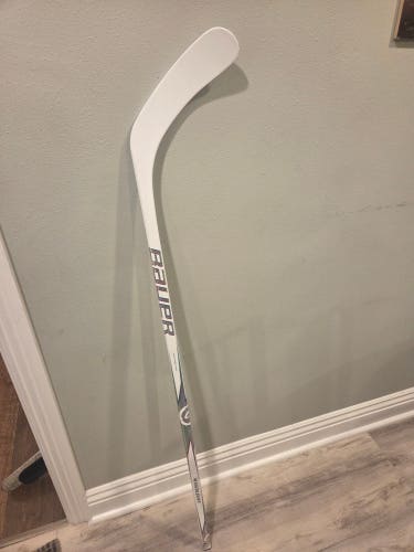 Junior White Bauer Proto2 Right Handed Hockey Stick P92 30 Flex (New)