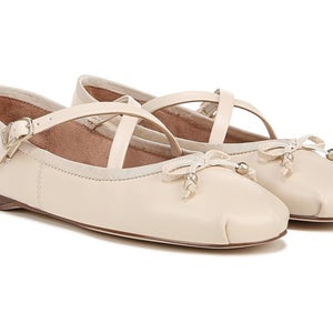 Circus NY by Sam Edelman Zuri Ballet Flat Women's US 8 Vanilla Slip On HAWK1229