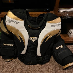 Large Vaughn Epic 8800 Goalie Chest Protector (Used)