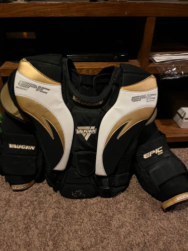 Large Vaughn Epic 8800 Goalie Chest Protector (Used)
