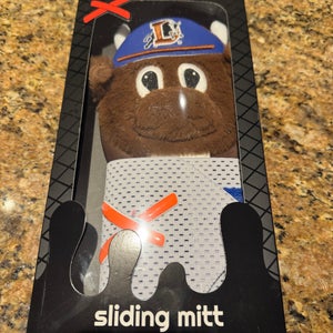 Absolutely ridiculous Wool E Bull sliding mitt