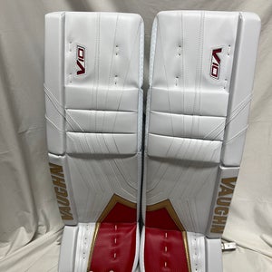 New Pro Return Vaughn V10 Pro Carbon Leg Pads