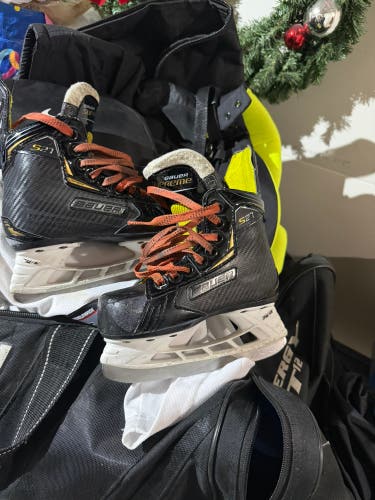 2018 Bauer Supreme S27 Hockey Skates Regular Width 10 (Used)