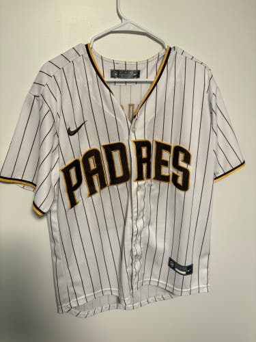Medium Fernando Tatis Jr. Nike Jersey