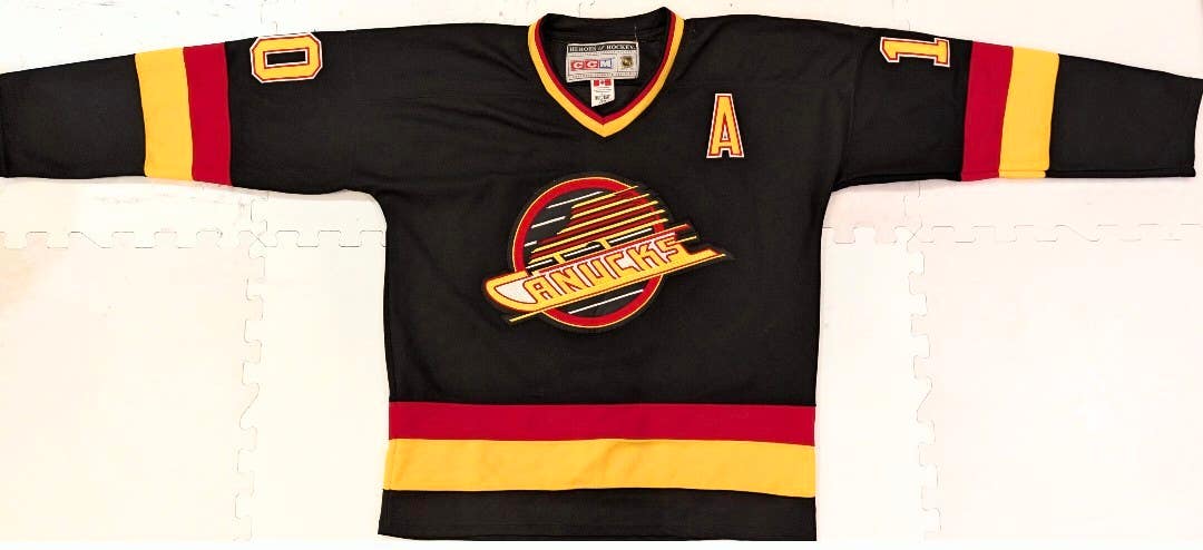 Authentic Vintage 90's CCM Pavel Bure Vancouver Canucks Hockey Jersey Size 48 Stitched