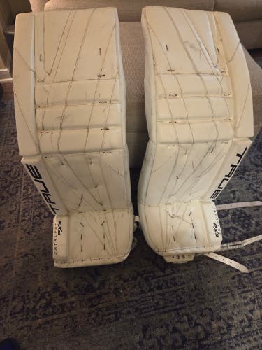 33" 2024 True Catalyst PX3 Goalie Leg Pads (Used)