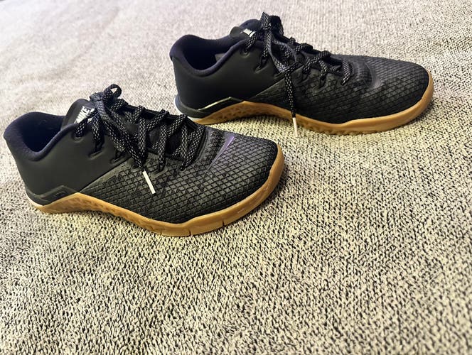 Nike metcon 4 black cross trainer sneakers women’s size 8
