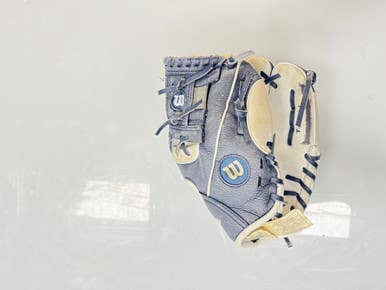 Used Wilson TBALL BB/SB Glove RH Throw White 10" 11860-C000303504